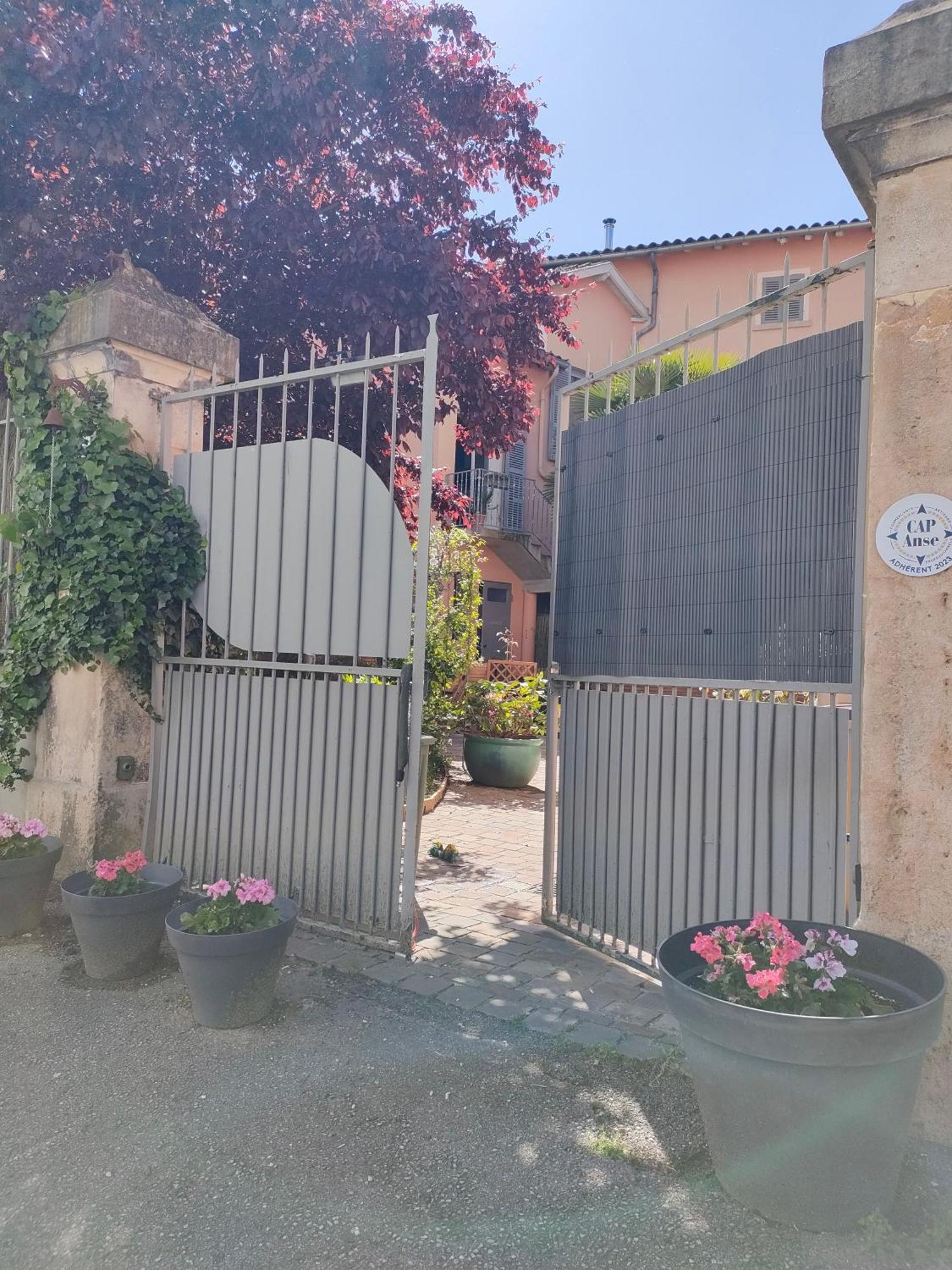 La Chamade En Beaujolais Bed & Breakfast Anse Bagian luar foto